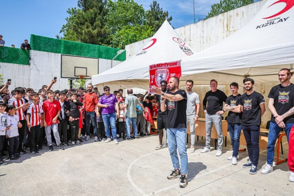Bu Şehrin Samsunsporlu Çocuklarından Futbolculara Sevgi Seli!