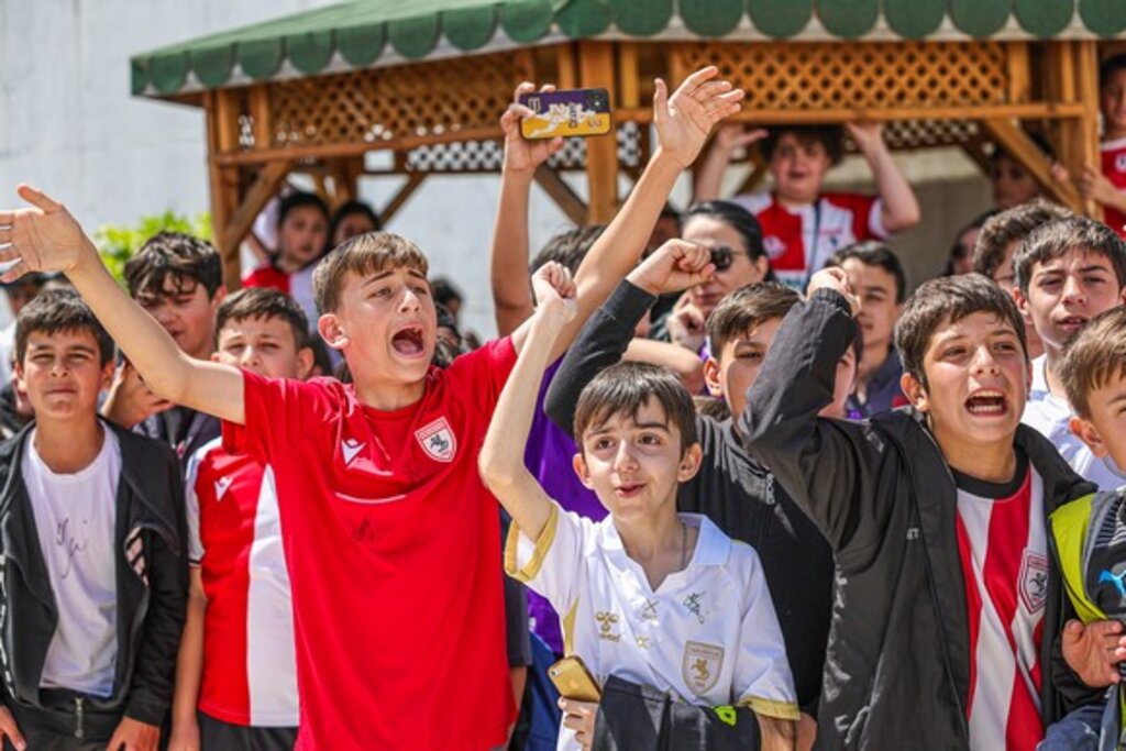 Bu Şehrin Samsunsporlu Çocuklarından Futbolculara Sevgi Seli!