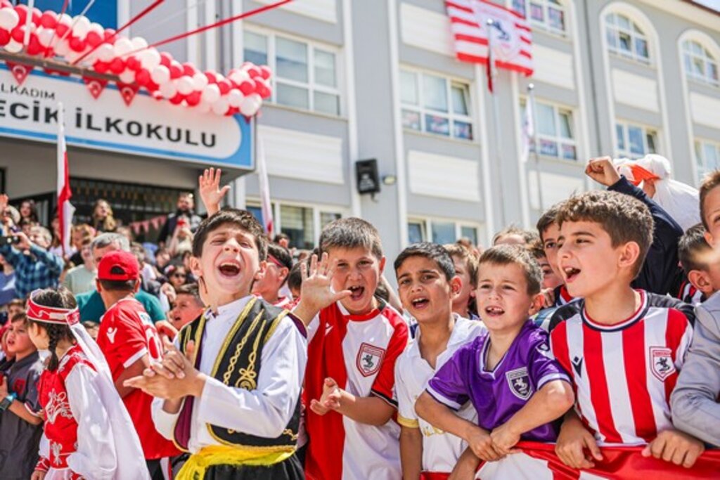 Bu Şehrin Samsunsporlu Çocuklarından Futbolculara Sevgi Seli!