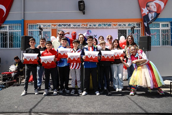 Samsunspor’dan 23 Nisan’a Anlamlı Dokunuş! Çocuklarla Bayram Coşkusu…