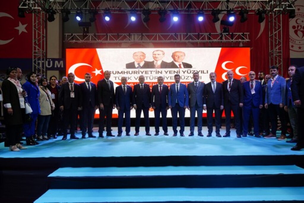 MHP Samsun Kongresi'nde Burhan Mucur Başkanlığa Yeniden Seçildi!