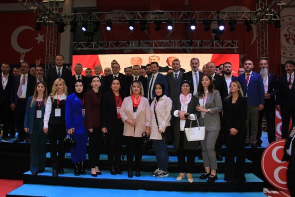 MHP Samsun Kongresi'nde Burhan Mucur Başkanlığa Yeniden Seçildi!