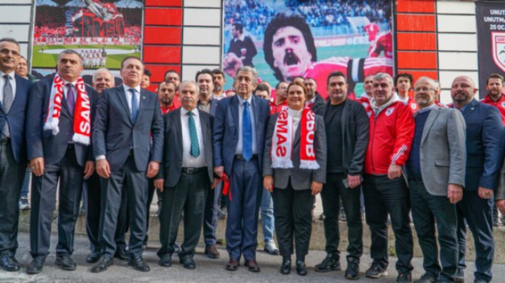 Emin Kar Sokağının Tabelası Törenle Asıldı!