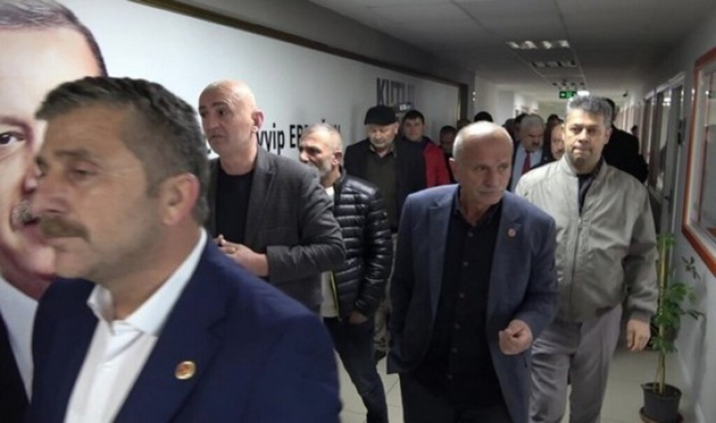 Eski İYİ Partilinin AK Parti’den Aday Gösterileceği İddiası Tekkeköy’ü Ayağa Kaldırdı!
