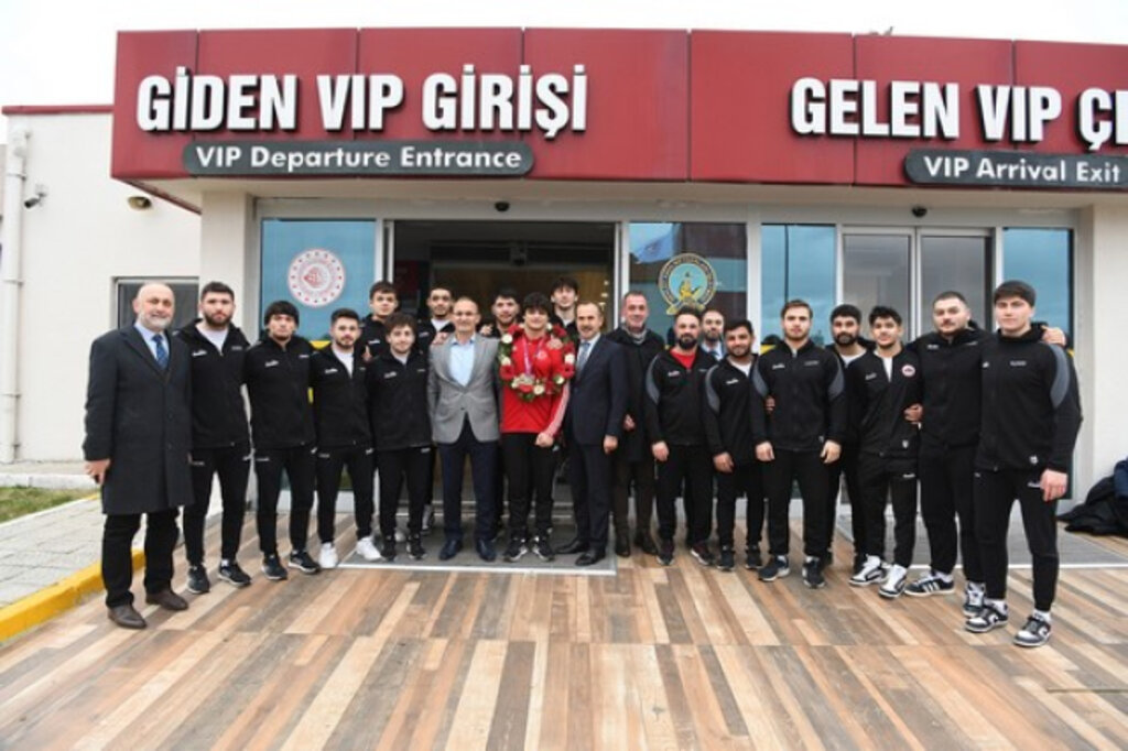 Avrupa Şampiyonu Alperen Berber’e Samsun’da Coşkulu Karşılama!