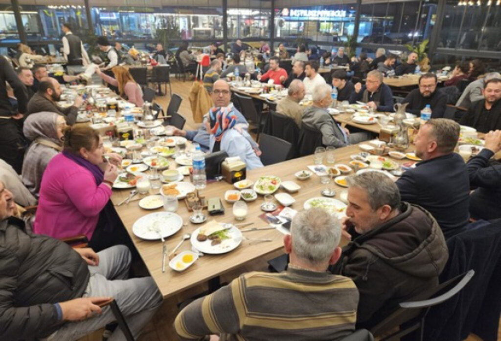 Derebahçe Mahallesi Muhtar Adayı Kazım Öksüzoğlu Gazetecilerle Buluştu!