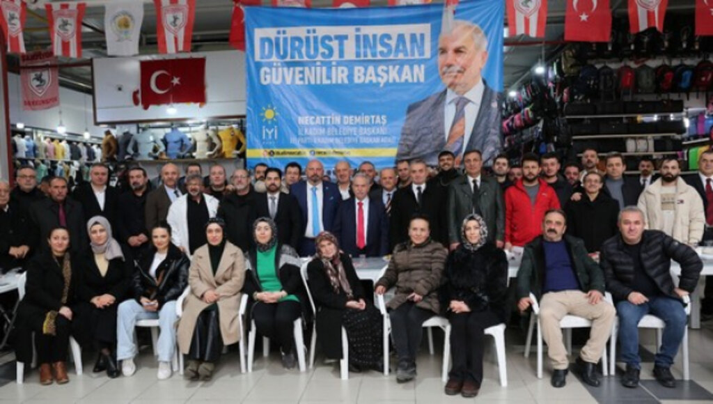 Yabancılar Çarşısı Esnafı Başkan Demirtaş'ı Bağrına Bastı!