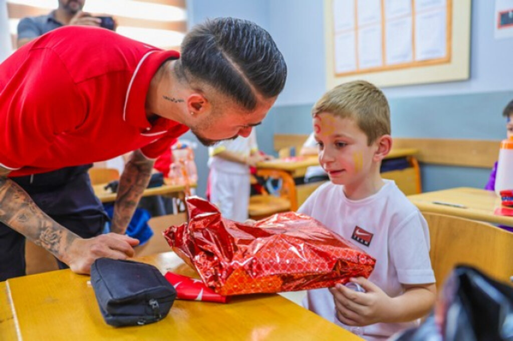 Samsunsporlu Futbolculara Öğrencilerden Sürpriz!