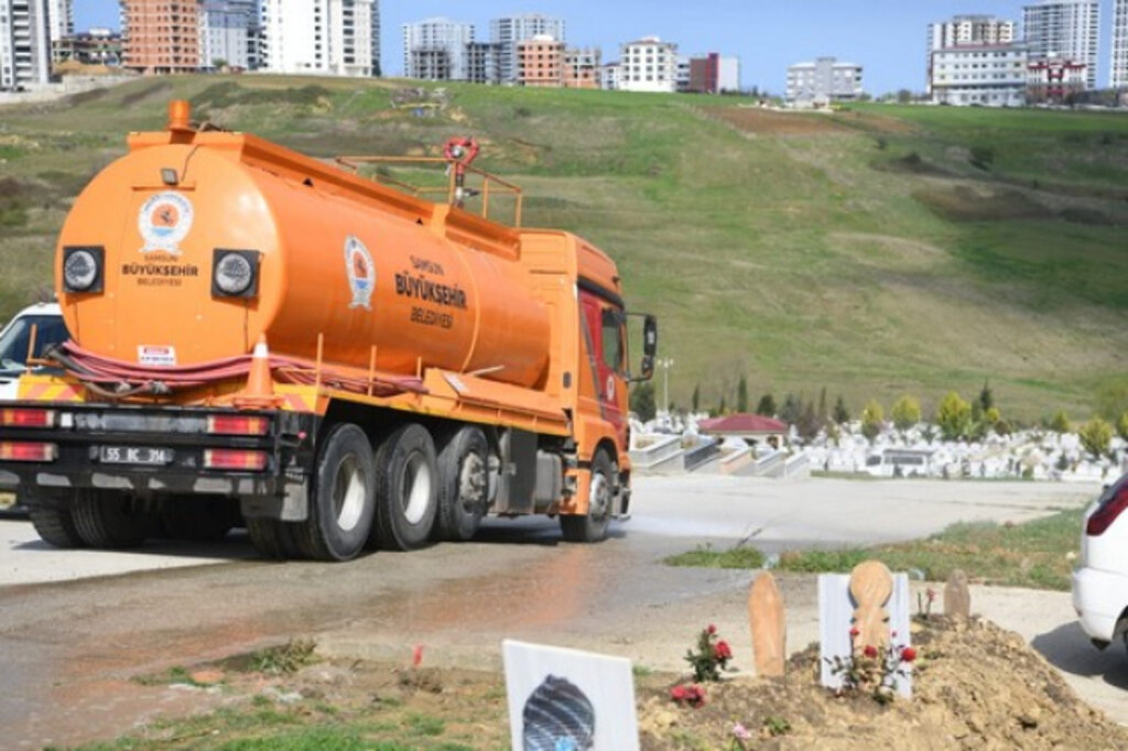 Mezarlıklarda Bayram Temizliği Yapılıyor!