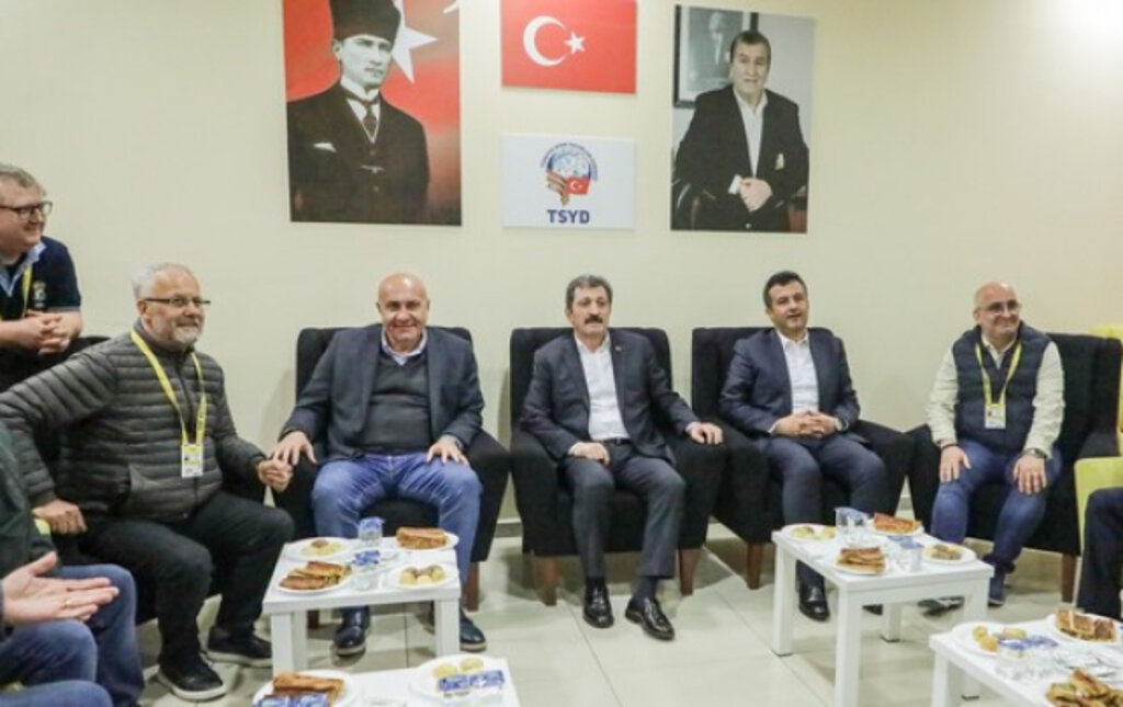 Başkan Yüksel Yıldırım’a Anlamlı Hediye!