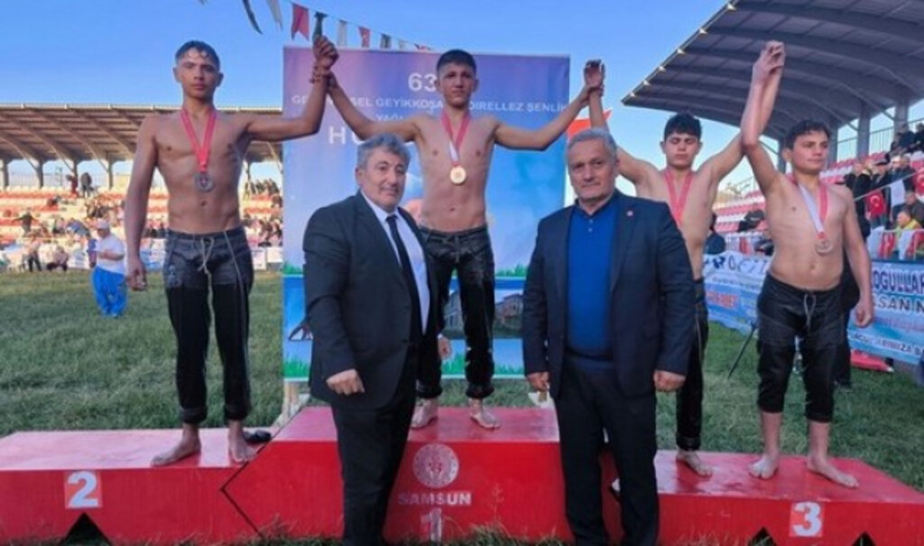 İlkadım’lı Güreşçiler Alaçam Güreşlerinden 3 Madalya İle Döndü!