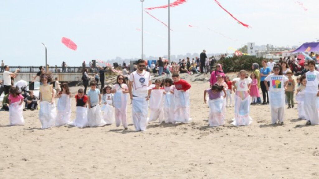 Atakum Sahili 'Uçurtma Şenliği' İle Renklendi!