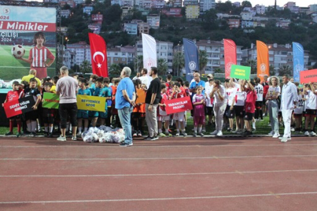 Samsun'da Mini Minikler Futbol Heyecanı Başlıyor!