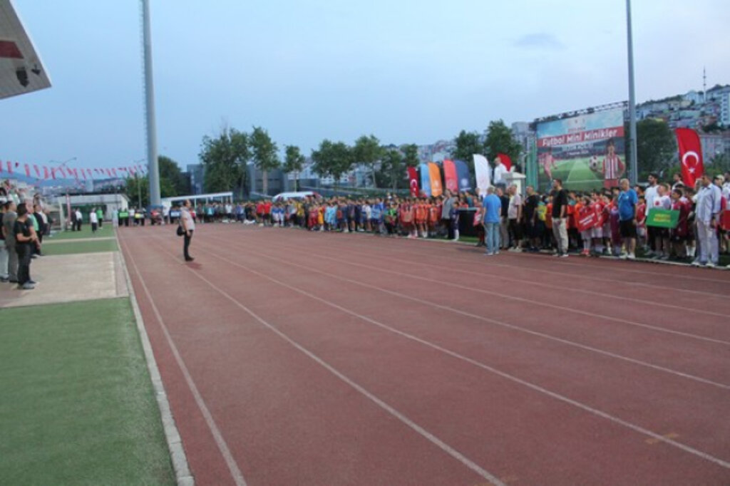 Samsun'da Mini Minikler Futbol Heyecanı Başlıyor!