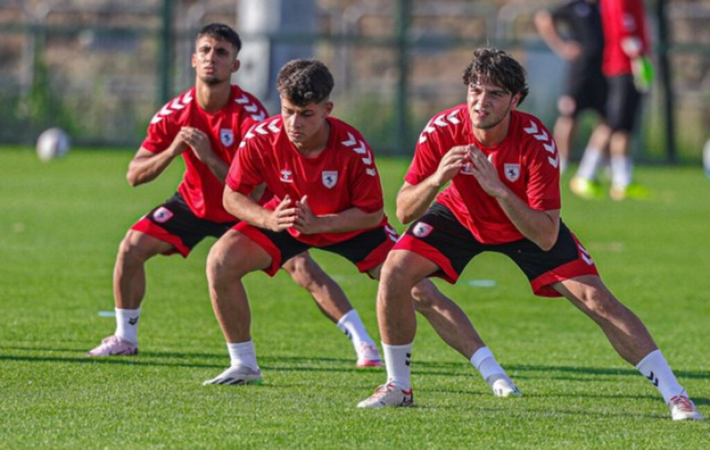 Samsunspor Yeni Teknik Direktörü İle Topbaşı Yaptı!
