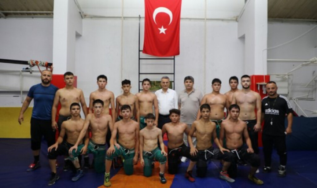 İlkadım'lı Güreşçiler Madalyaya Doymuyor!
