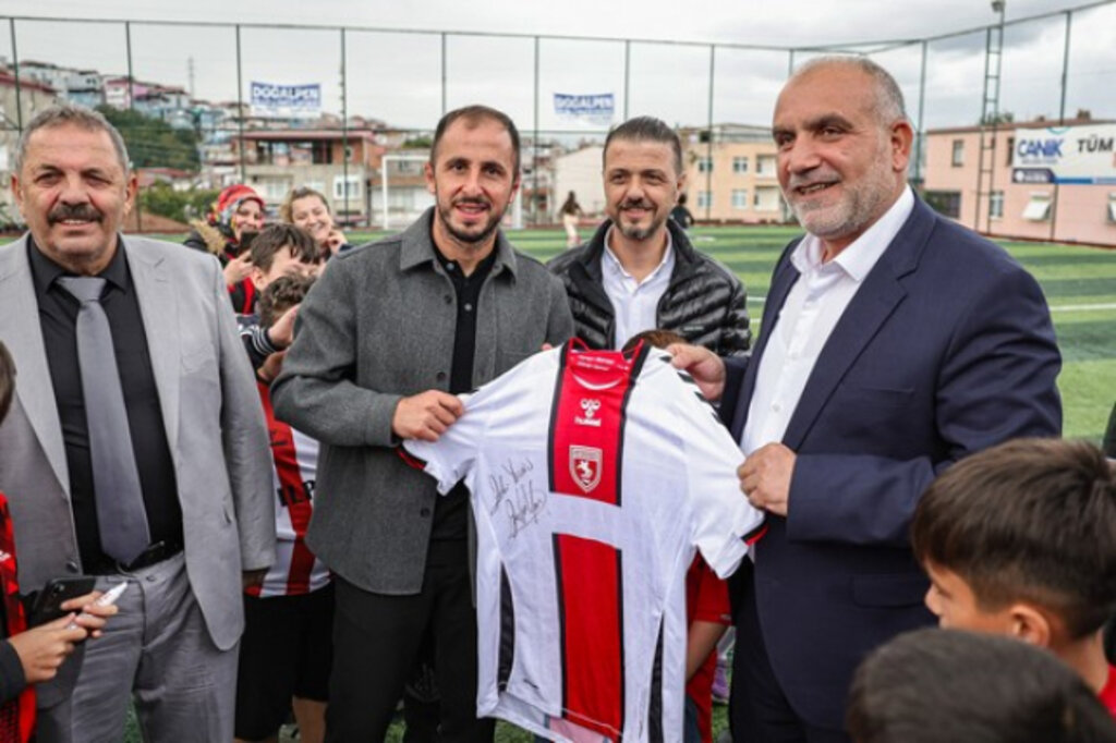 Samsunspor'un Kaptanı Zeki Minik Öğrencilerle Buluştu!