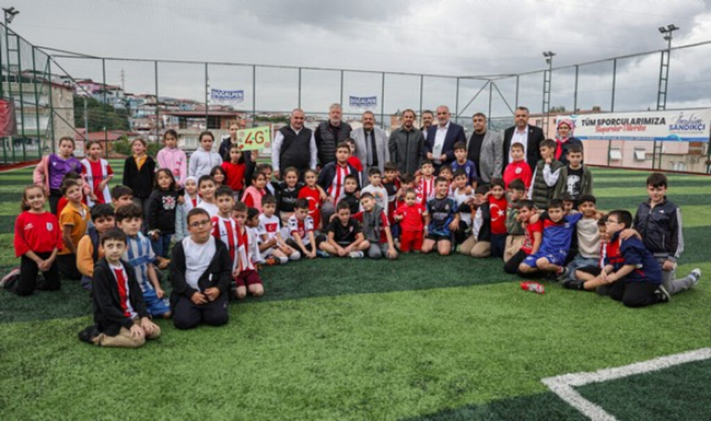 Samsunspor'un Kaptanı Zeki Minik Öğrencilerle Buluştu!
