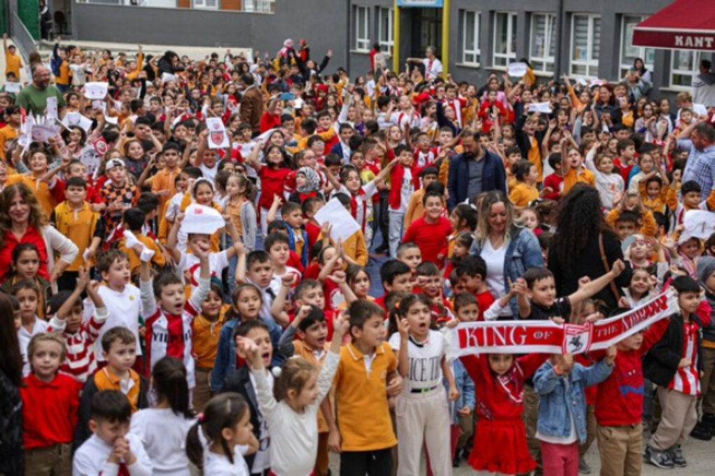 Samsunspor'un Kaptanı Zeki Minik Öğrencilerle Buluştu!