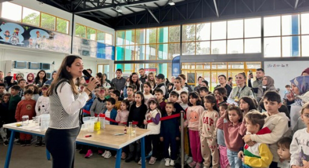 Bilim Şenliği'nde Çocuklar Unutulmaz Bir Gün Geçirdi!