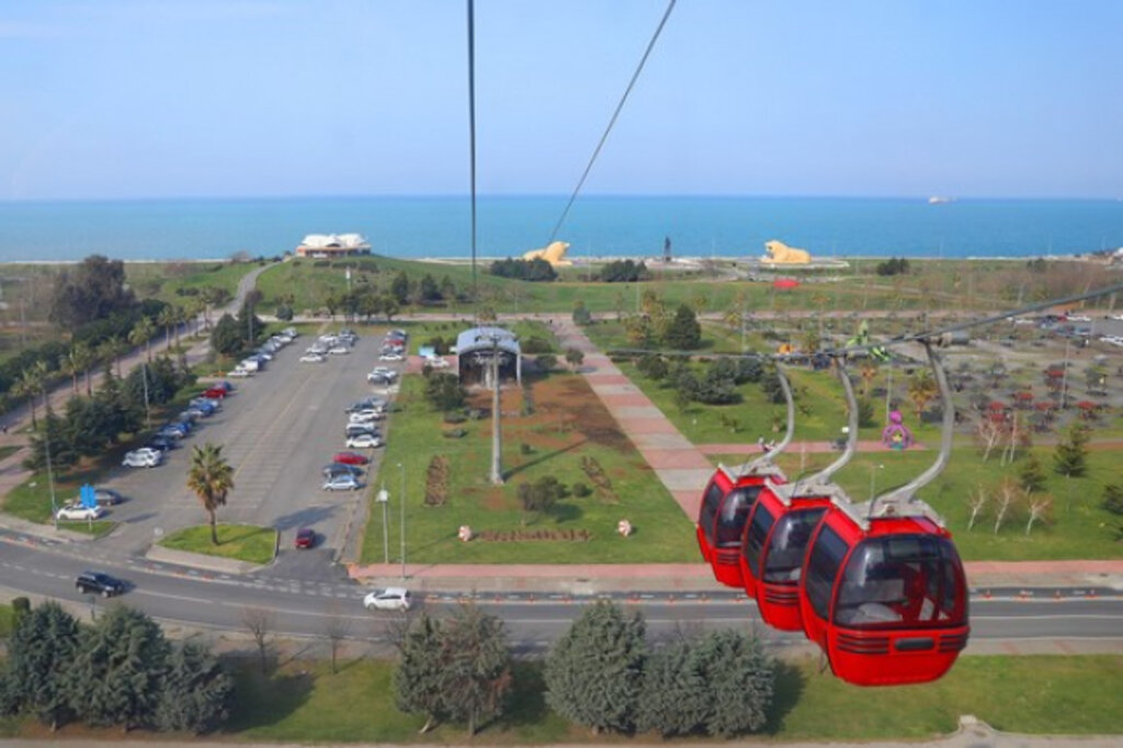 Yenilenen Teleferiğe Tatilde Yoğun İlgi!