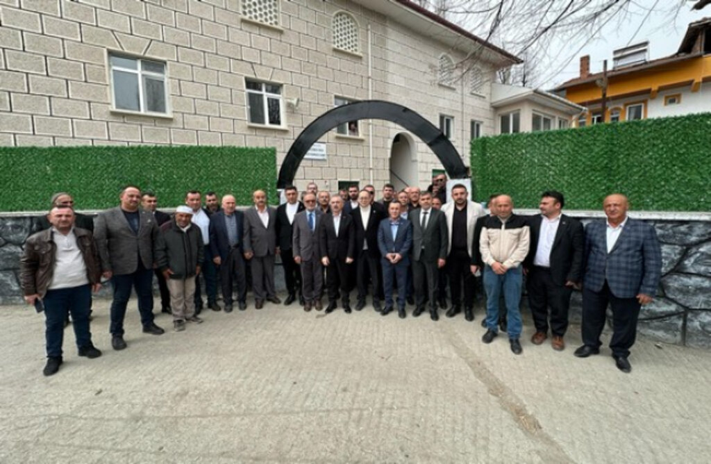MHP Samsun’da Köy Köy Gezip Vatandaşlarla Bayramlaşıyor!