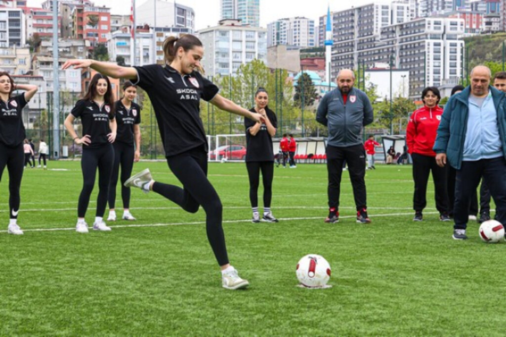 Samsunspor Mustafa Kemal Erkanat Tesisleri'nde 23 Nisan Coşkusu!