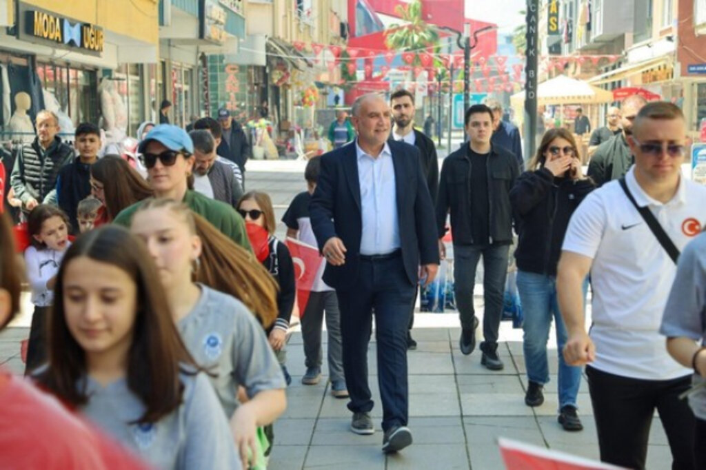 Canik'te 19 Mayıs Coşkusu Sokaklara Taştı!