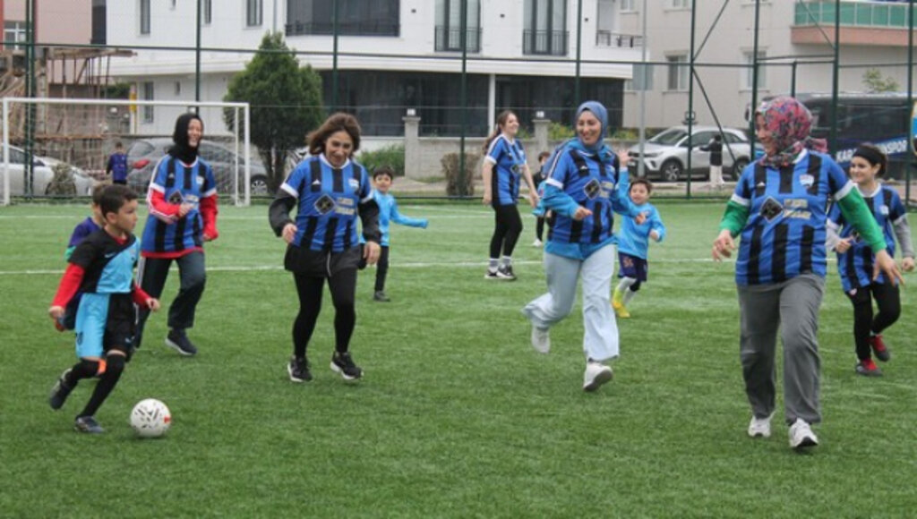 Karasamsunspor’da Anneler Gününe Özel Program Beğeni Topladı!