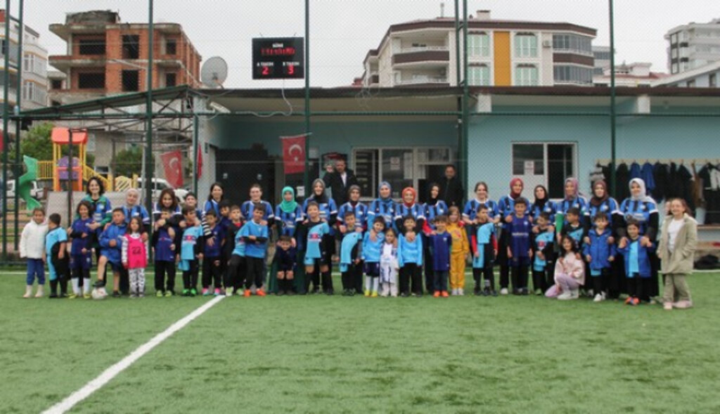 Karasamsunspor’da Anneler Gününe Özel Program Beğeni Topladı!
