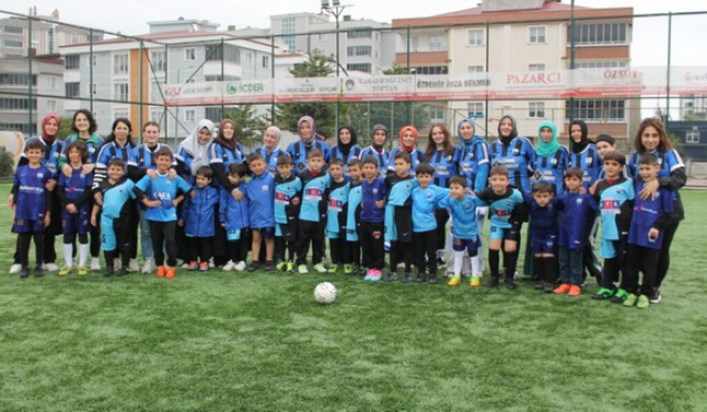 Karasamsunspor’da Anneler Gününe Özel Program Beğeni Topladı!