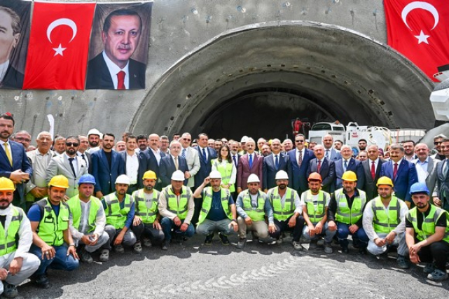 Samsun’a Gelecek Hızlı Tren Hattının Temel Atma Töreni Yapıldı!