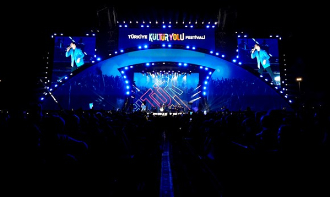 Samsun Kültür Yolu Festivali Alişan’ın Unutulmaz Konseriyle Son Buldu!