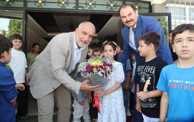 Başkan Sandıkçı Karne Heyecanına Ortak Oldu!
