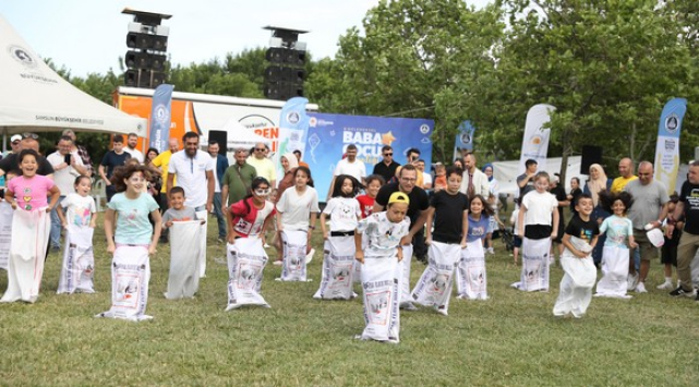 Baba - Çocuk Şenliğinde Renkli Görüntüler!