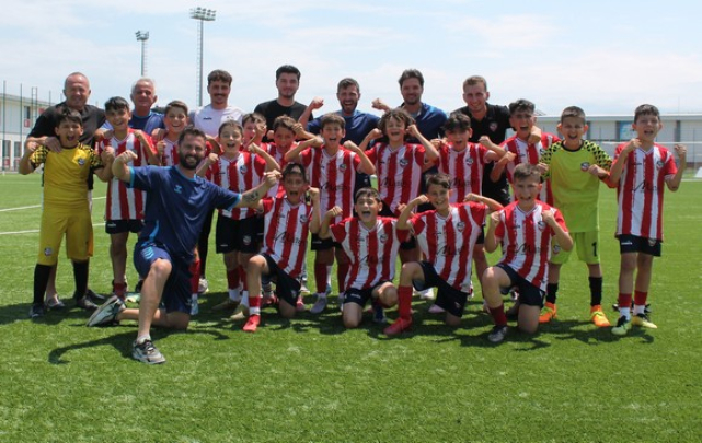 Kadıköyspor U11, Küçük Dev Adamlar Ligi'nde Şampiyon Oldu!