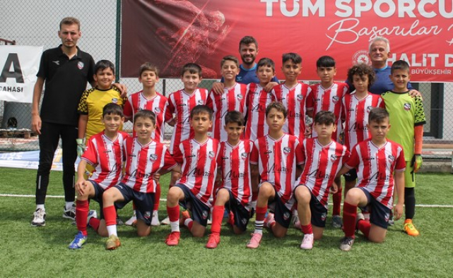 Kadıköyspor U11, Küçük Dev Adamlar Ligi'nde Şampiyon Oldu!