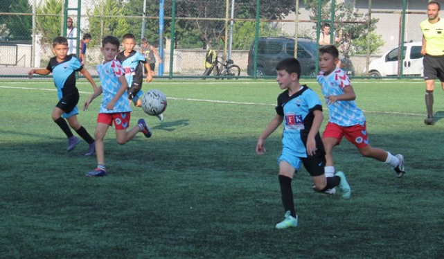 Miniklerin Şampiyonu Kurupelitspor!