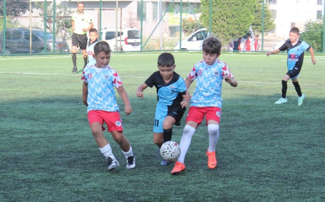 Miniklerin Şampiyonu Kurupelitspor!