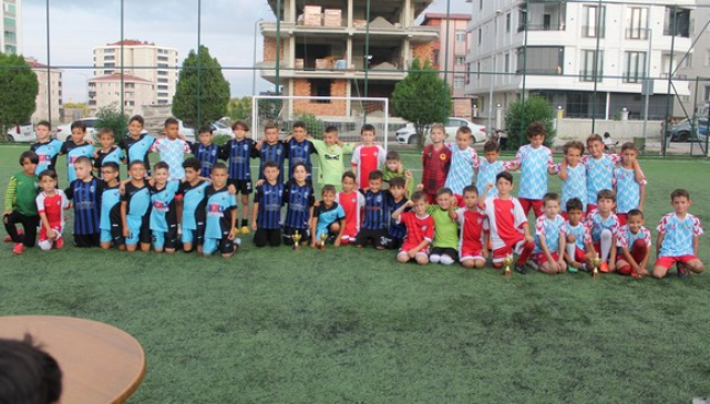 Miniklerin Şampiyonu Kurupelitspor!