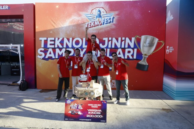 OMÜ, TEKNOFEST 2025’te Türkiye İkinciliği, ISIF’25’ten 6 Madalya ve Patent Ödülü ile Gurur Kaynağı Oldu!