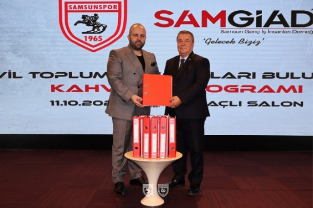 Samsunspor'a Aynı Anda 100 Üye Katıldı!