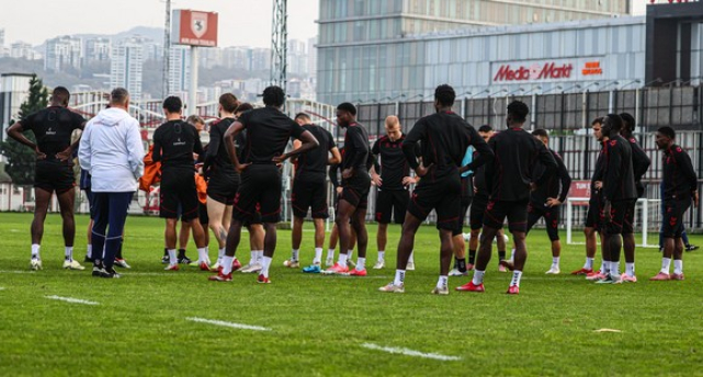 UEFA Avrupa Konferans Liginin Lideri Samsunspor, İzlanda’ya Uçacak!