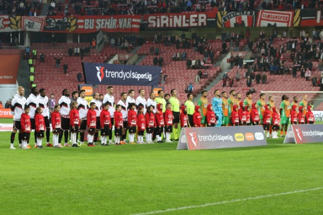 Canikli Özel Öğrenciler Tasarladı, Samsunsporlu Futbolcular Sahada Yerini Aldı!