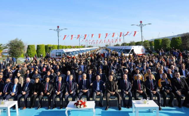 Büyükşehir Tarafından Şehre Kazandırılan 100 Yeni Ambulans Düzenlenen Törenle İl Sağlık Müdürlüğüne Teslim Edildi!