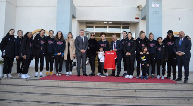 Zorlu Koleji Samsun Basketbol Ve Kaymakam Aydın’dan Anlamlı Buluşma! 'Engel Yok, Sevgi Var'