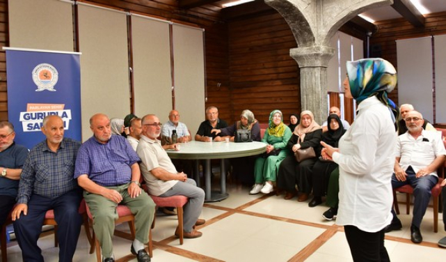 Büyükşehir Yaşlılara Nefes Oluyor! 2025 Yılında 25 Bin 700 Yaşlı Bireye Hizmet Verildi!