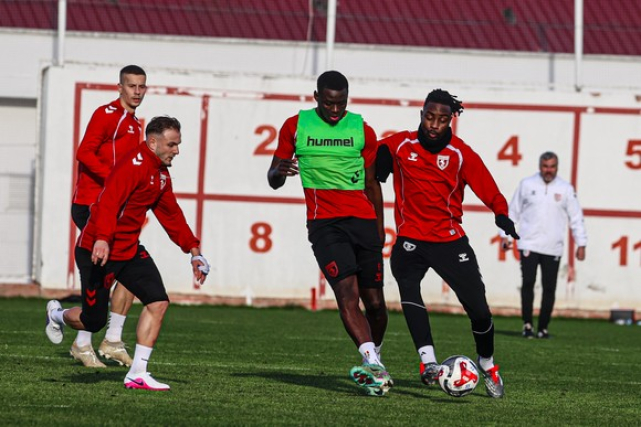 Samsunspor'un Trabzonspor Hazırlıkları Taraftar Önünde Sürdü! VİDEOLU