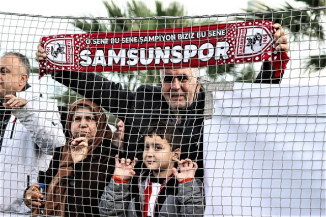 Samsunspor'un Trabzonspor Hazırlıkları Taraftar Önünde Sürdü! VİDEOLU