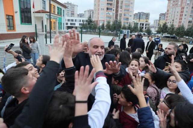 Başkan Sandıkçı Öğrencilerin İftar Sevincine Ortak Oldu!